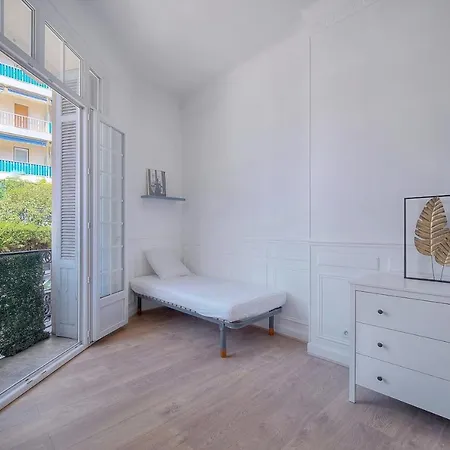 Appartement Rez De Jardin 3 Pieces Centre Cannes